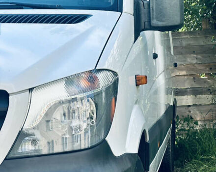 Белый Мерседес Sprinter, объемом двигателя 2.99 л и пробегом 350 тыс. км за 33500 $, фото 2 на Automoto.ua
