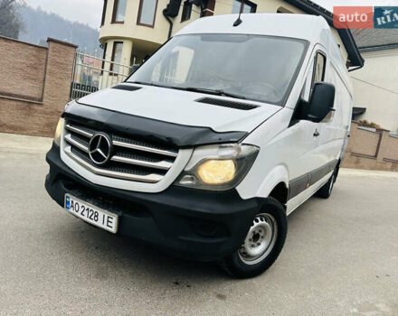 Белый Мерседес Sprinter, объемом двигателя 2.1 л и пробегом 330 тыс. км за 18700 $, фото 3 на Automoto.ua