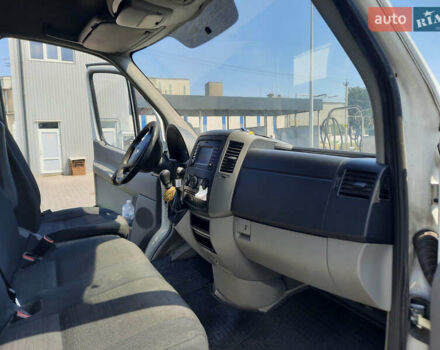 Белый Мерседес Sprinter, объемом двигателя 2.1 л и пробегом 300 тыс. км за 15999 $, фото 5 на Automoto.ua