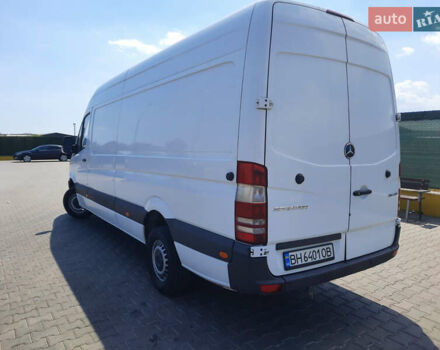Белый Мерседес Sprinter, объемом двигателя 2.1 л и пробегом 300 тыс. км за 15999 $, фото 2 на Automoto.ua