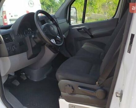 Белый Мерседес Sprinter, объемом двигателя 3 л и пробегом 300 тыс. км за 26850 $, фото 13 на Automoto.ua