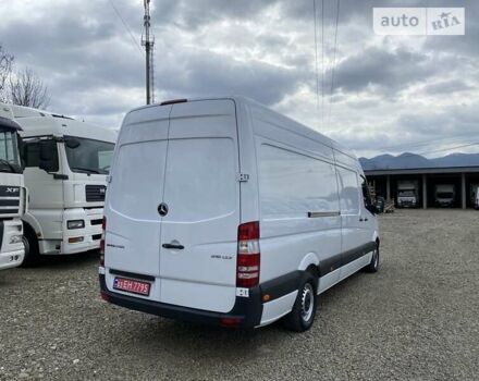 Белый Мерседес Sprinter, объемом двигателя 2.2 л и пробегом 168 тыс. км за 18350 $, фото 14 на Automoto.ua