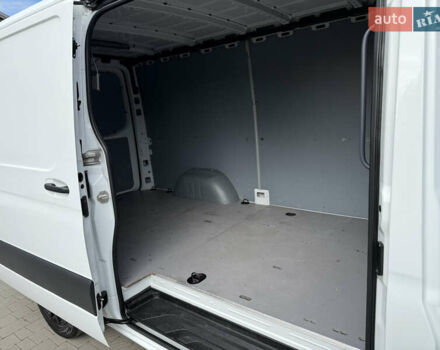 Белый Мерседес Sprinter, объемом двигателя 2.14 л и пробегом 304 тыс. км за 35000 $, фото 18 на Automoto.ua