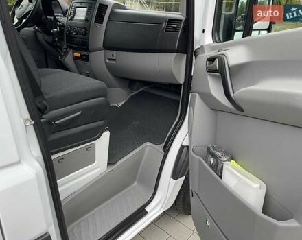 Белый Мерседес Sprinter, объемом двигателя 2.2 л и пробегом 238 тыс. км за 25300 $, фото 26 на Automoto.ua