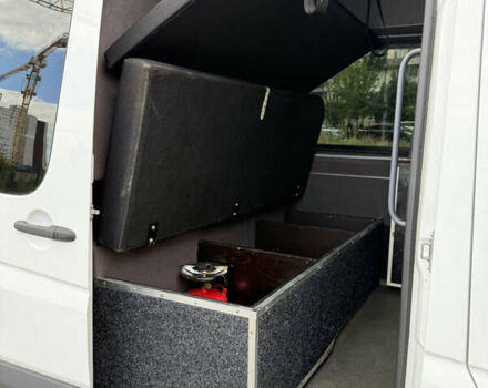 Белый Мерседес Sprinter, объемом двигателя 3 л и пробегом 404 тыс. км за 37000 $, фото 8 на Automoto.ua