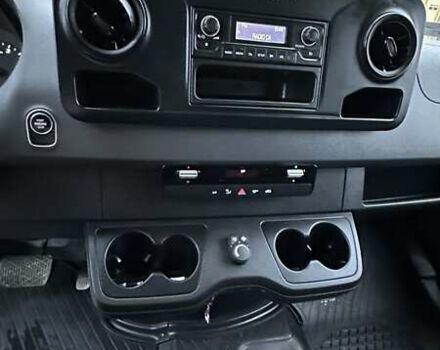 Белый Мерседес Sprinter, объемом двигателя 2.99 л и пробегом 222 тыс. км за 38200 $, фото 13 на Automoto.ua