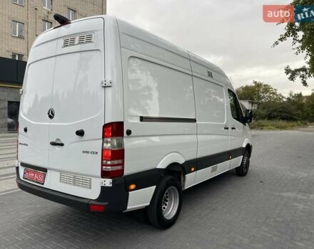 Белый Мерседес Sprinter, объемом двигателя 2.2 л и пробегом 238 тыс. км за 25300 $, фото 3 на Automoto.ua
