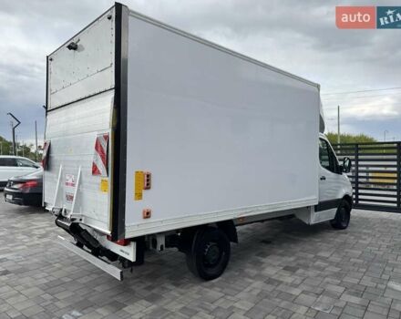 Белый Мерседес Sprinter, объемом двигателя 2.2 л и пробегом 296 тыс. км за 23900 $, фото 2 на Automoto.ua