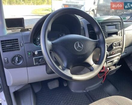 Белый Мерседес Sprinter, объемом двигателя 3 л и пробегом 517 тыс. км за 31800 $, фото 16 на Automoto.ua