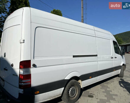 Белый Мерседес Sprinter, объемом двигателя 2.99 л и пробегом 307 тыс. км за 32000 $, фото 2 на Automoto.ua