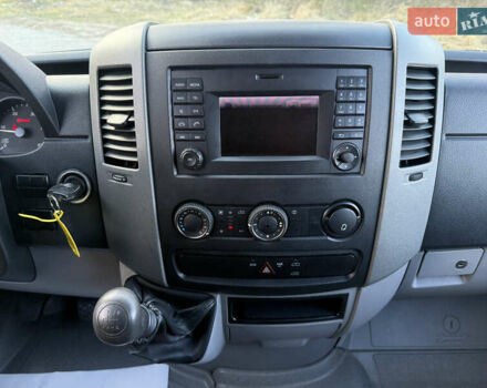 Белый Мерседес Sprinter, объемом двигателя 3 л и пробегом 289 тыс. км за 29800 $, фото 11 на Automoto.ua