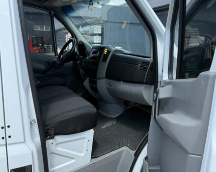 Білий Мерседес Sprinter, об'ємом двигуна 2.1 л та пробігом 340 тис. км за 17500 $, фото 9 на Automoto.ua