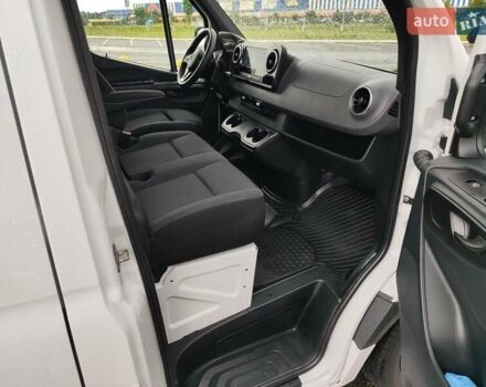 Белый Мерседес Sprinter, объемом двигателя 2.2 л и пробегом 233 тыс. км за 26999 $, фото 51 на Automoto.ua