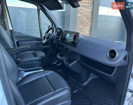 Білий Мерседес Sprinter, об'ємом двигуна 2.99 л та пробігом 190 тис. км за 51216 $, фото 20 на Automoto.ua