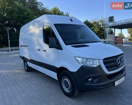 Белый Мерседес Sprinter, объемом двигателя 2.14 л и пробегом 214 тыс. км за 27900 $, фото 2 на Automoto.ua