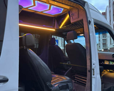 Белый Мерседес Sprinter, объемом двигателя 2.99 л и пробегом 250 тыс. км за 65000 $, фото 18 на Automoto.ua