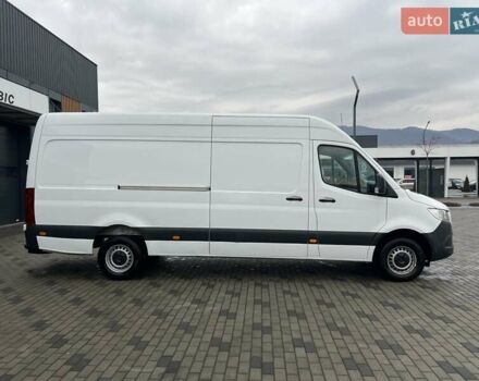 Белый Мерседес Sprinter, объемом двигателя 2.1 л и пробегом 220 тыс. км за 28402 $, фото 5 на Automoto.ua
