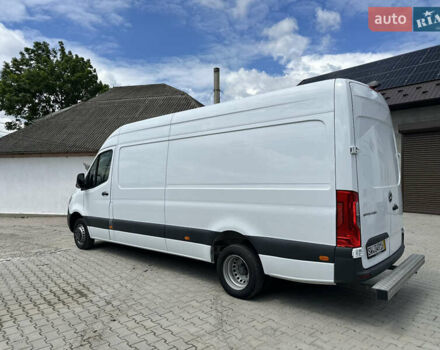 Белый Мерседес Sprinter, объемом двигателя 3 л и пробегом 330 тыс. км за 47589 $, фото 3 на Automoto.ua
