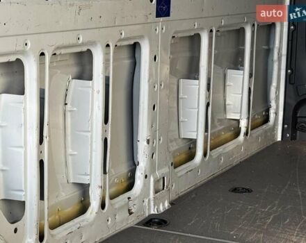 Белый Мерседес Sprinter, объемом двигателя 30 л и пробегом 198 тыс. км за 28500 $, фото 7 на Automoto.ua