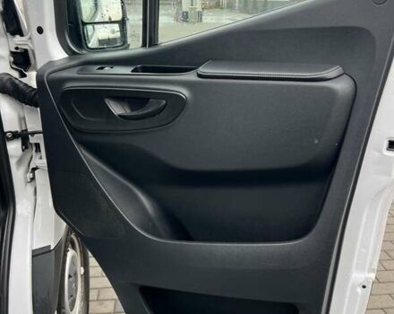 Белый Мерседес Sprinter, объемом двигателя 2.1 л и пробегом 220 тыс. км за 28402 $, фото 33 на Automoto.ua