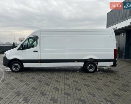 Белый Мерседес Sprinter, объемом двигателя 2.1 л и пробегом 220 тыс. км за 28402 $, фото 11 на Automoto.ua
