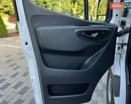 Белый Мерседес Sprinter, объемом двигателя 2.99 л и пробегом 190 тыс. км за 48814 $, фото 16 на Automoto.ua