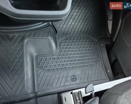 Белый Мерседес Sprinter, объемом двигателя 0 л и пробегом 236 тыс. км за 23555 $, фото 37 на Automoto.ua