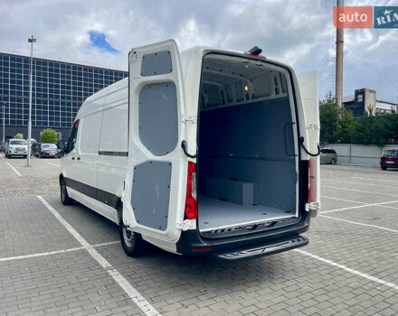 Белый Мерседес Sprinter, объемом двигателя 2.2 л и пробегом 155 тыс. км за 26500 $, фото 28 на Automoto.ua
