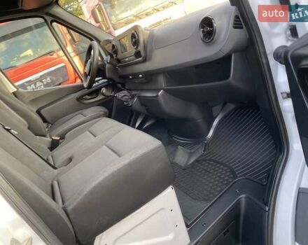 Белый Мерседес Sprinter, объемом двигателя 2.2 л и пробегом 165 тыс. км за 23350 $, фото 30 на Automoto.ua