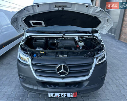 Білий Мерседес Sprinter, об'ємом двигуна 2.99 л та пробігом 190 тис. км за 51216 $, фото 21 на Automoto.ua