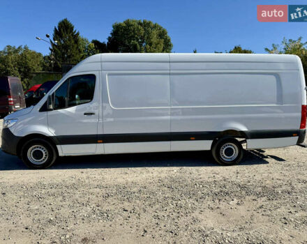 Белый Мерседес Sprinter, объемом двигателя 2.2 л и пробегом 301 тыс. км за 35500 $, фото 3 на Automoto.ua