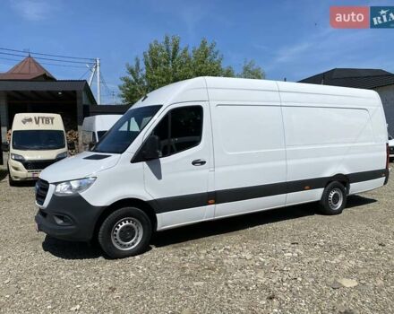Белый Мерседес Sprinter, объемом двигателя 2.2 л и пробегом 165 тыс. км за 23350 $, фото 3 на Automoto.ua