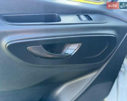 Білий Мерседес Sprinter, об'ємом двигуна 3 л та пробігом 488 тис. км за 47036 $, фото 4 на Automoto.ua