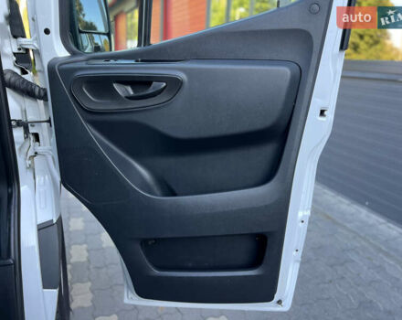 Белый Мерседес Sprinter, объемом двигателя 2.99 л и пробегом 190 тыс. км за 48814 $, фото 24 на Automoto.ua