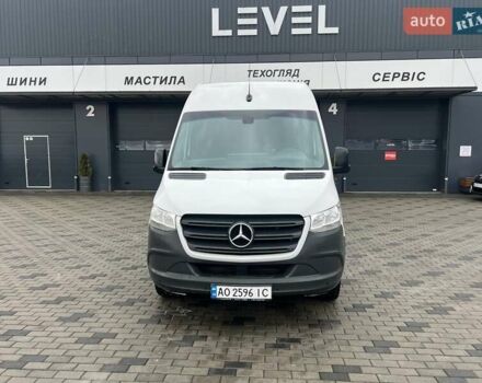 Белый Мерседес Sprinter, объемом двигателя 2.1 л и пробегом 220 тыс. км за 28402 $, фото 3 на Automoto.ua