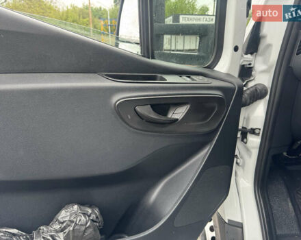 Белый Мерседес Sprinter, объемом двигателя 2.2 л и пробегом 301 тыс. км за 32000 $, фото 13 на Automoto.ua