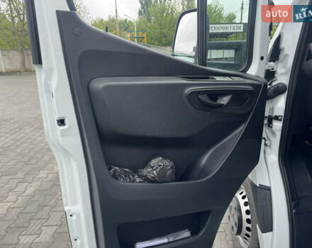 Белый Мерседес Sprinter, объемом двигателя 2.2 л и пробегом 301 тыс. км за 32000 $, фото 15 на Automoto.ua
