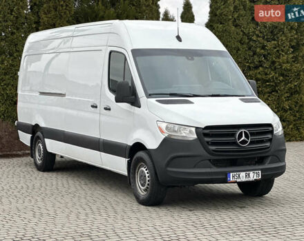 Белый Мерседес Sprinter, объемом двигателя 3 л и пробегом 300 тыс. км за 37500 $, фото 2 на Automoto.ua