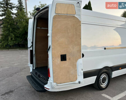 Белый Мерседес Sprinter, объемом двигателя 2.2 л и пробегом 267 тыс. км за 26500 $, фото 148 на Automoto.ua