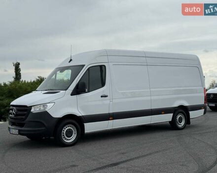 Белый Мерседес Sprinter, объемом двигателя 2.2 л и пробегом 300 тыс. км за 25900 $, фото 4 на Automoto.ua