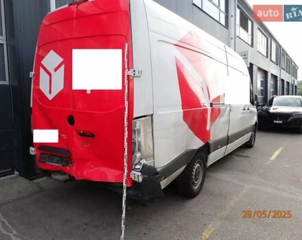 Белый Мерседес Sprinter, объемом двигателя 0 л и пробегом 215 тыс. км за 10713 $, фото 2 на Automoto.ua