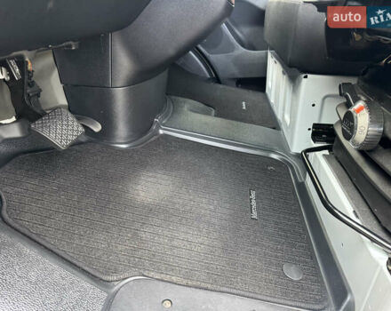 Белый Мерседес Sprinter, объемом двигателя 2.2 л и пробегом 293 тыс. км за 28800 $, фото 28 на Automoto.ua