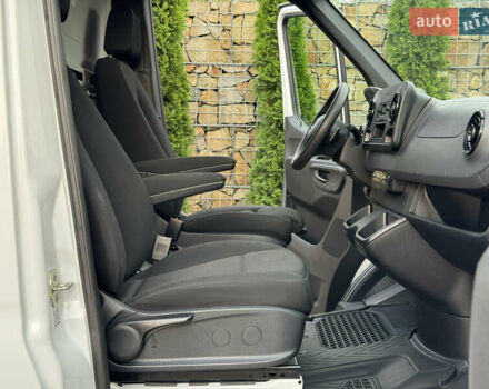 Белый Мерседес Sprinter, объемом двигателя 2.2 л и пробегом 254 тыс. км за 24500 $, фото 104 на Automoto.ua