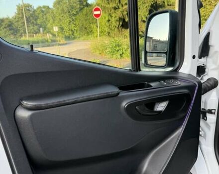 Белый Мерседес Sprinter, объемом двигателя 0 л и пробегом 290 тыс. км за 25000 $, фото 10 на Automoto.ua