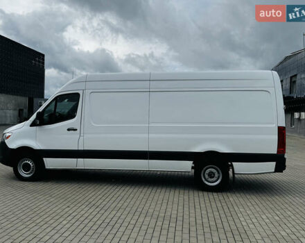 Белый Мерседес Sprinter, объемом двигателя 3 л и пробегом 280 тыс. км за 36700 $, фото 4 на Automoto.ua