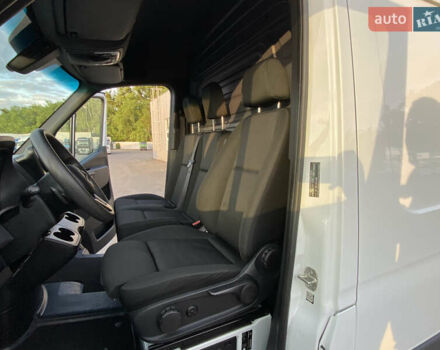 Белый Мерседес Sprinter, объемом двигателя 1.99 л и пробегом 253 тыс. км за 27500 $, фото 16 на Automoto.ua