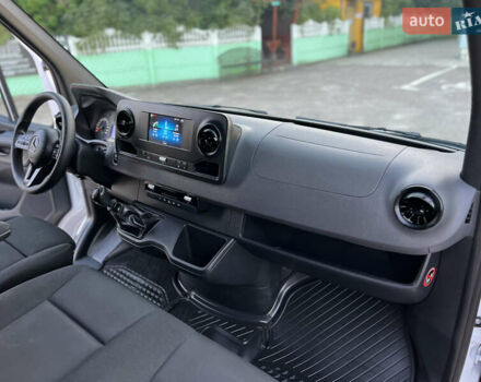Белый Мерседес Sprinter, объемом двигателя 2.2 л и пробегом 267 тыс. км за 26500 $, фото 131 на Automoto.ua