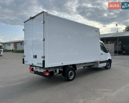 Белый Мерседес Sprinter, объемом двигателя 2.2 л и пробегом 260 тыс. км за 25495 $, фото 5 на Automoto.ua