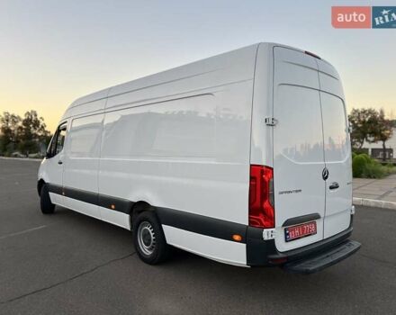 Белый Мерседес Sprinter, объемом двигателя 2.2 л и пробегом 318 тыс. км за 27500 $, фото 4 на Automoto.ua