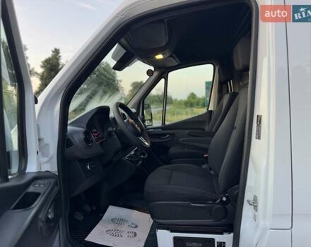 Белый Мерседес Sprinter, объемом двигателя 2.2 л и пробегом 267 тыс. км за 28900 $, фото 24 на Automoto.ua